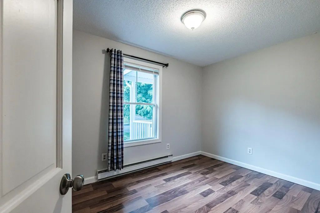 21 Bickford Drive Topsham ME 04086
