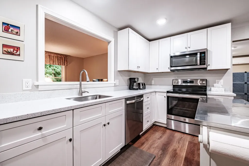 21 Bickford Drive Topsham ME 04086