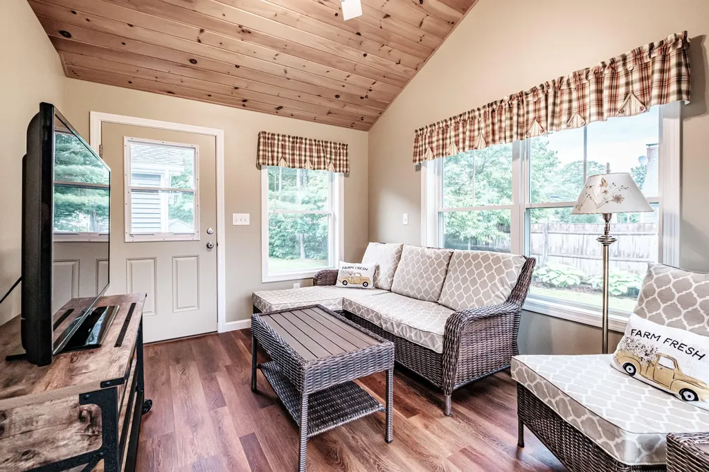 21 Bickford Drive Topsham ME 04086
