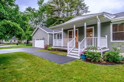 21 Bickford Drive Topsham ME 04086
