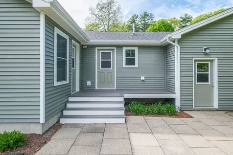 21 Bickford Drive Topsham ME 04086