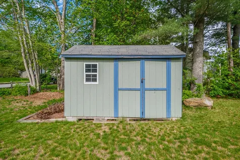 21 Bickford Drive Topsham ME 04086