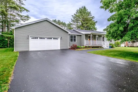 21 Bickford Drive Topsham ME 04086