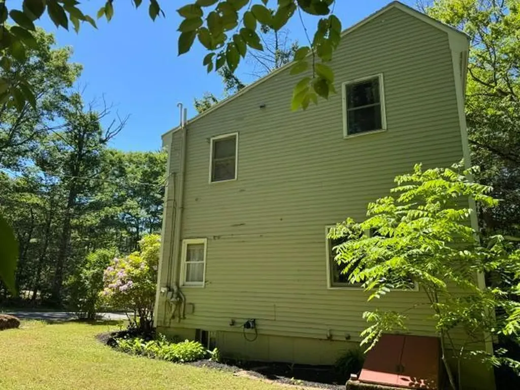 37 Pleasant Valley Road Cumberland ME 04021