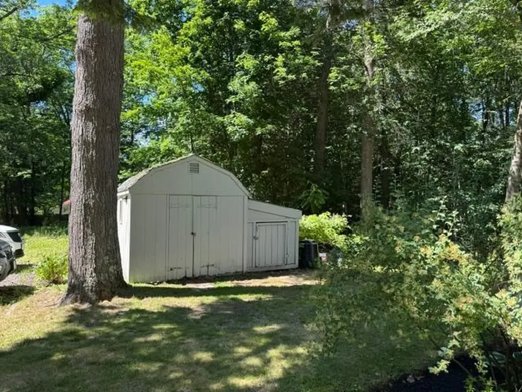37 Pleasant Valley Road Cumberland ME 04021