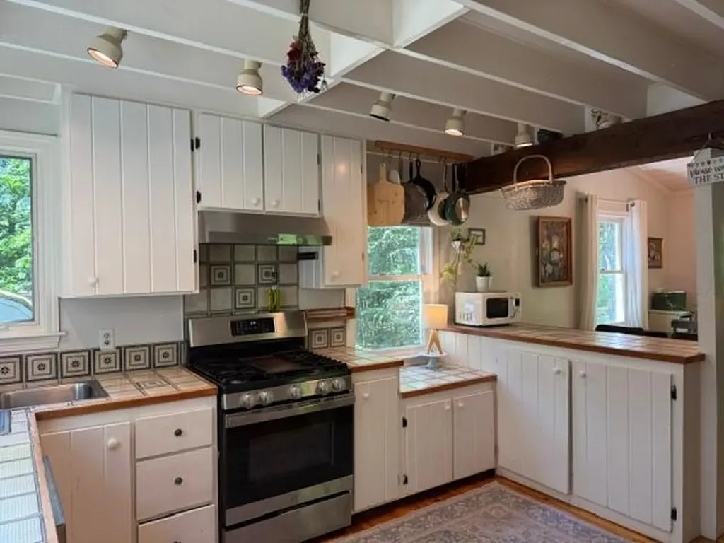 37 Pleasant Valley Road Cumberland ME 04021