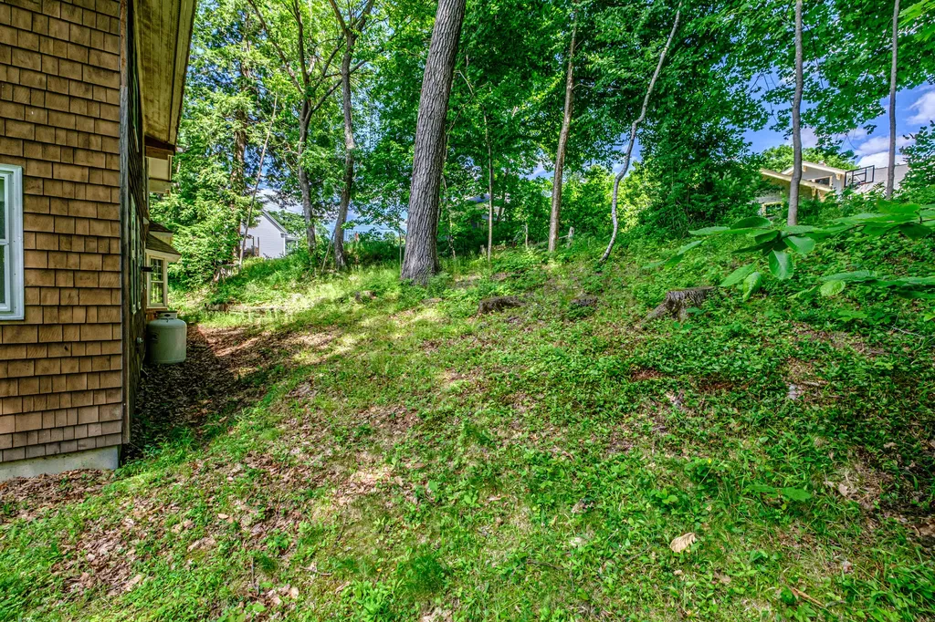 4 Pineway Drive Auburn ME 04210