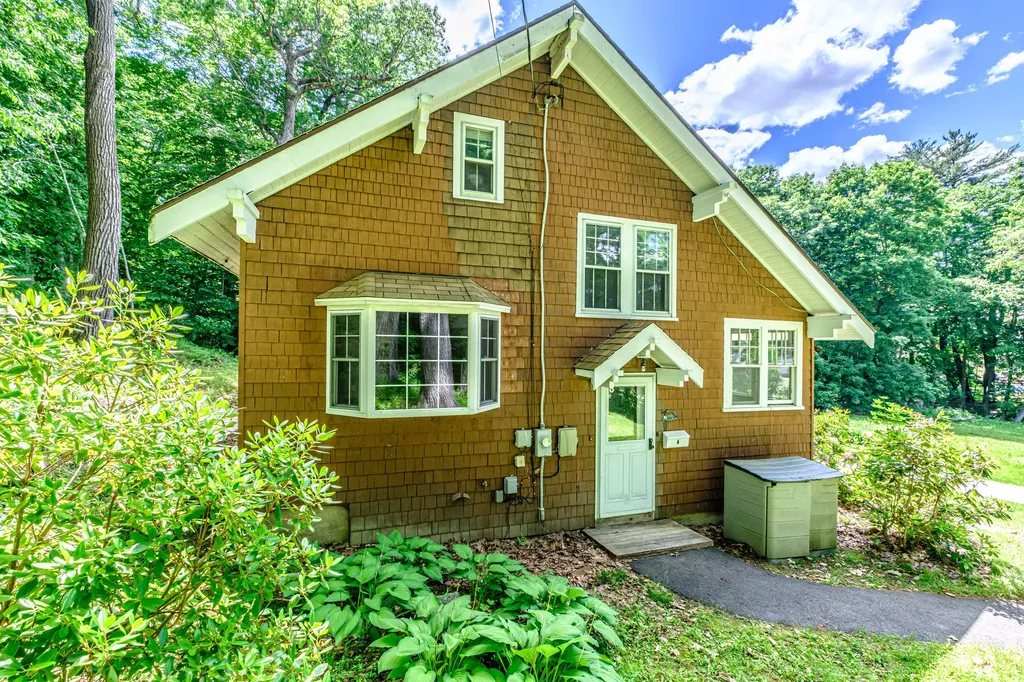 4 Pineway Drive Auburn ME 04210