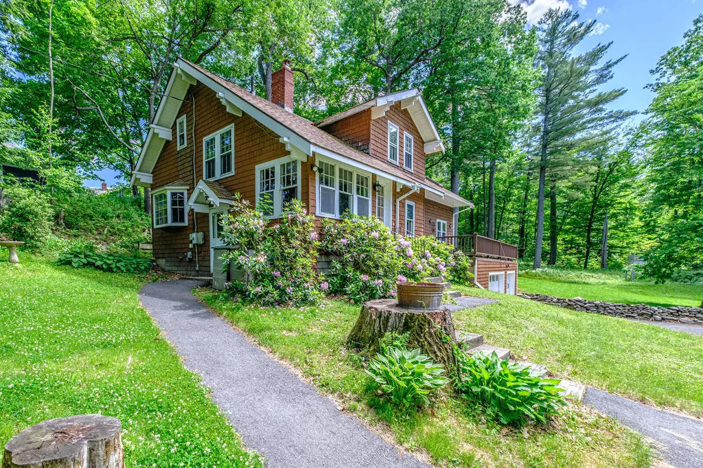 4 Pineway Drive Auburn ME 04210
