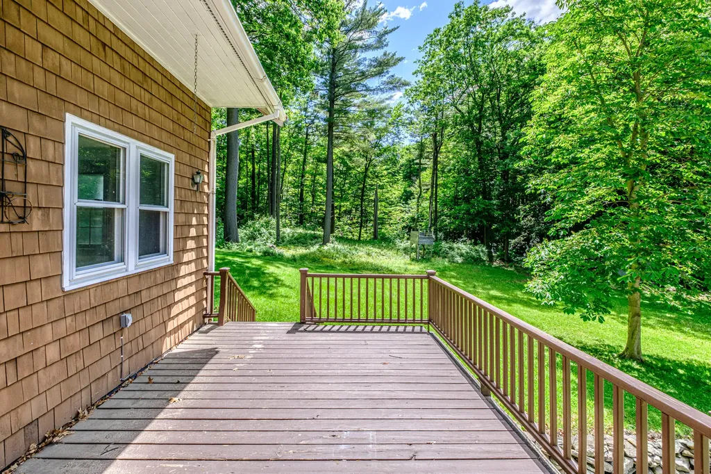 4 Pineway Drive Auburn ME 04210