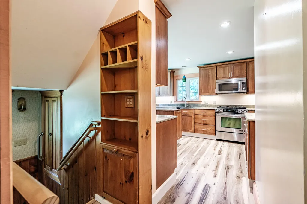 4 Pineway Drive Auburn ME 04210