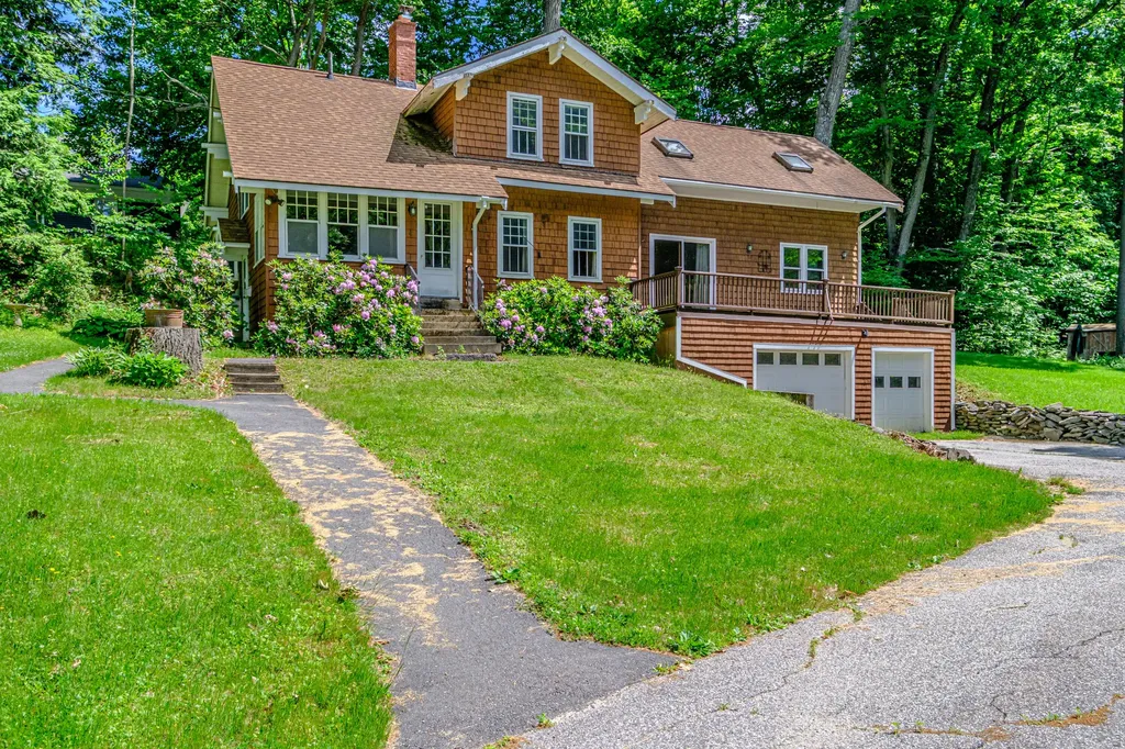 4 Pineway Drive Auburn ME 04210