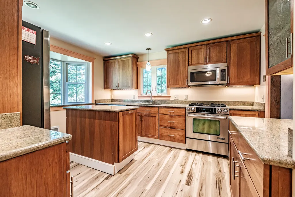 4 Pineway Drive Auburn ME 04210