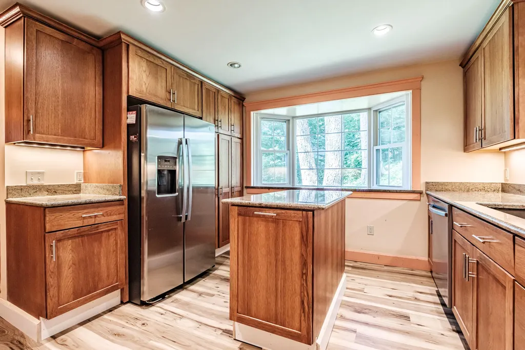 4 Pineway Drive Auburn ME 04210