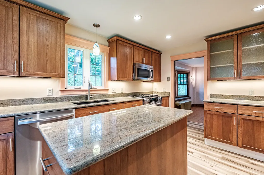 4 Pineway Drive Auburn ME 04210