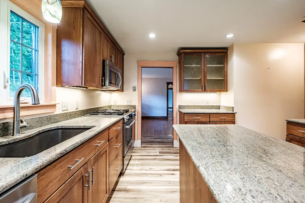4 Pineway Drive Auburn ME 04210