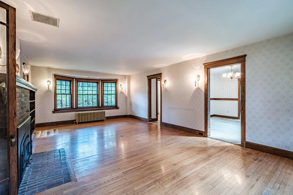 4 Pineway Drive Auburn ME 04210