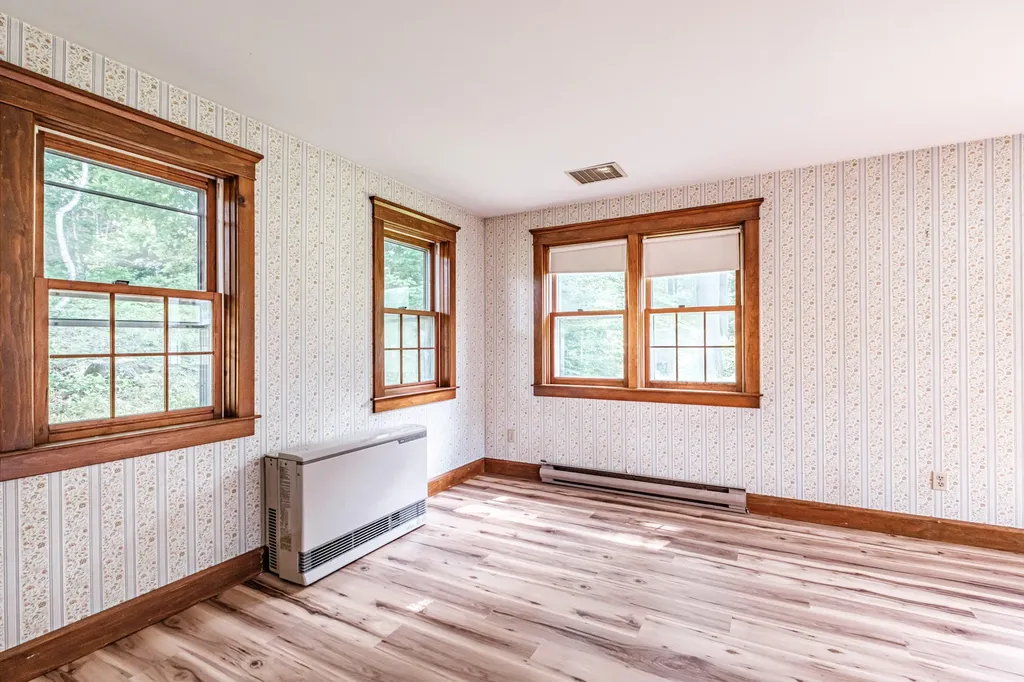 4 Pineway Drive Auburn ME 04210
