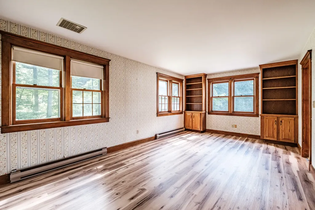 4 Pineway Drive Auburn ME 04210