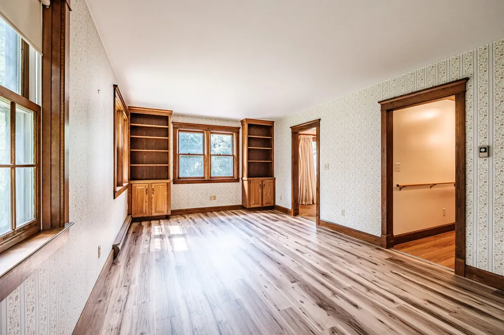 4 Pineway Drive Auburn ME 04210
