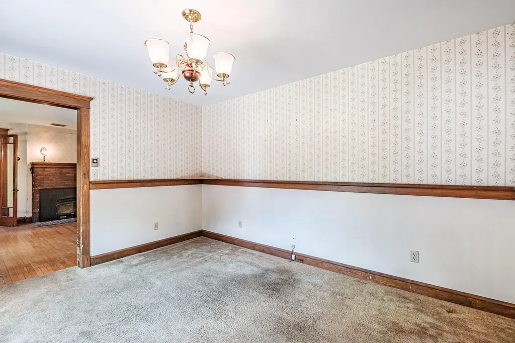 4 Pineway Drive Auburn ME 04210