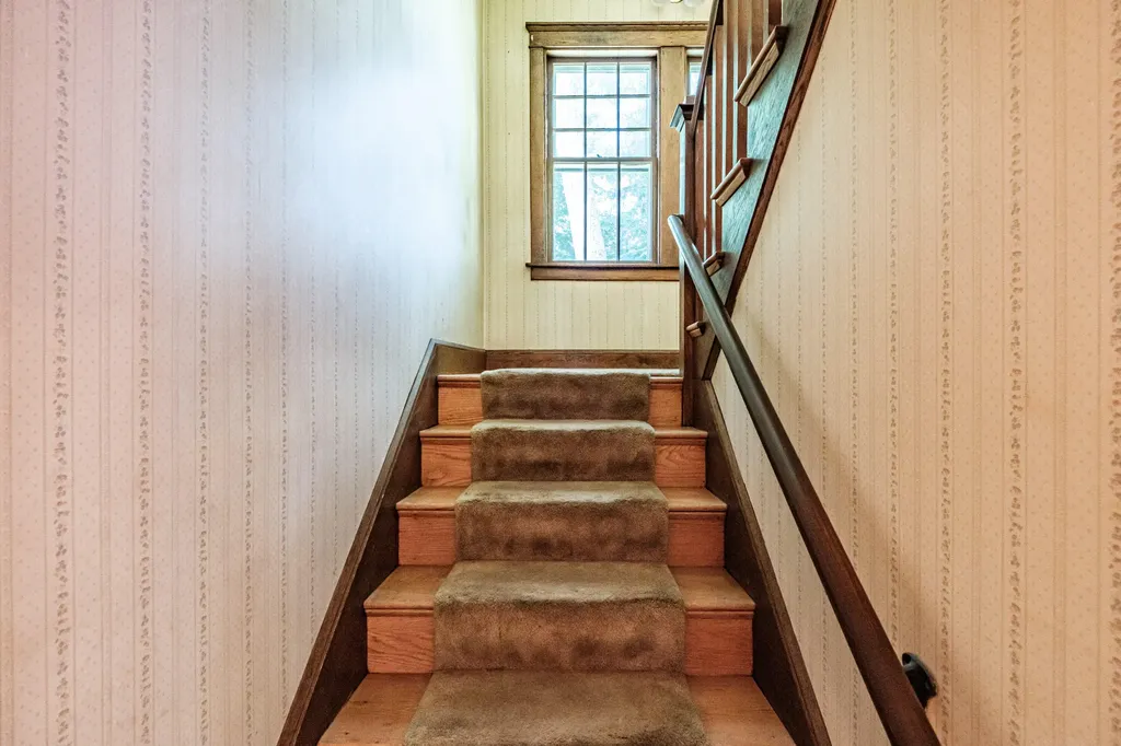 4 Pineway Drive Auburn ME 04210