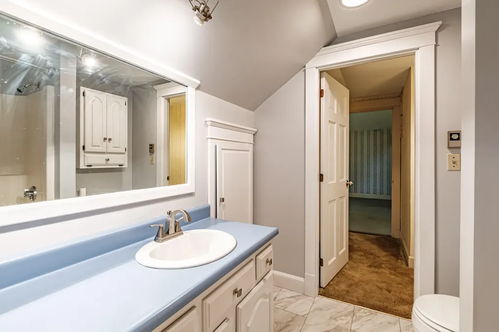 4 Pineway Drive Auburn ME 04210