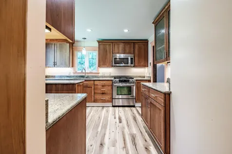 4 Pineway Drive Auburn ME 04210