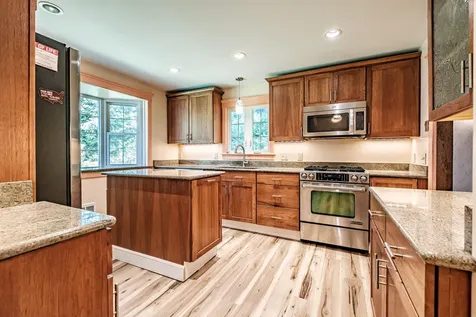 4 Pineway Drive Auburn ME 04210