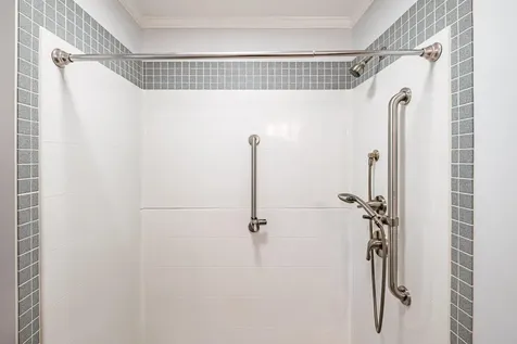 4 Pineway Drive Auburn ME 04210