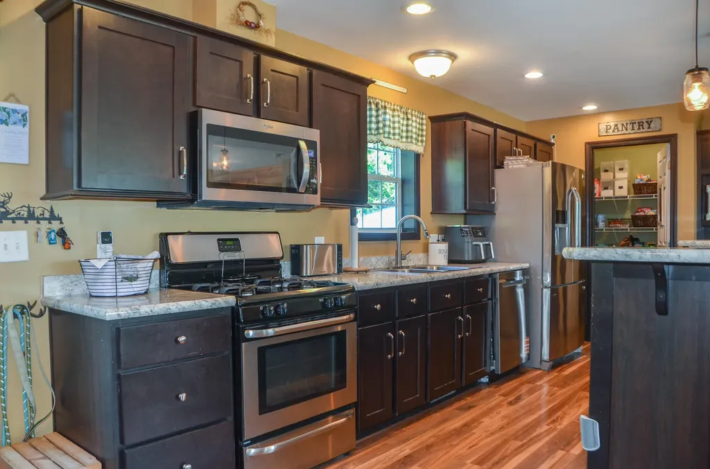29 Townhouse Road Chelsea ME 04330