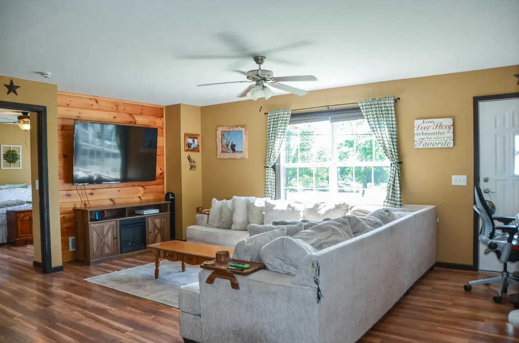 29 Townhouse Road Chelsea ME 04330