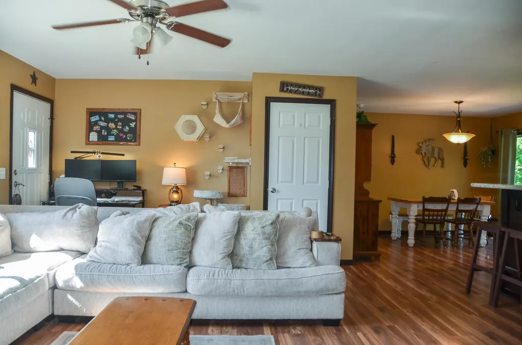 29 Townhouse Road Chelsea ME 04330