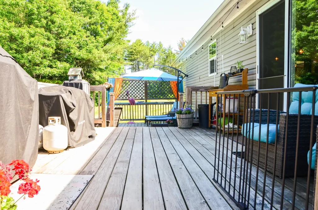 29 Townhouse Road Chelsea ME 04330