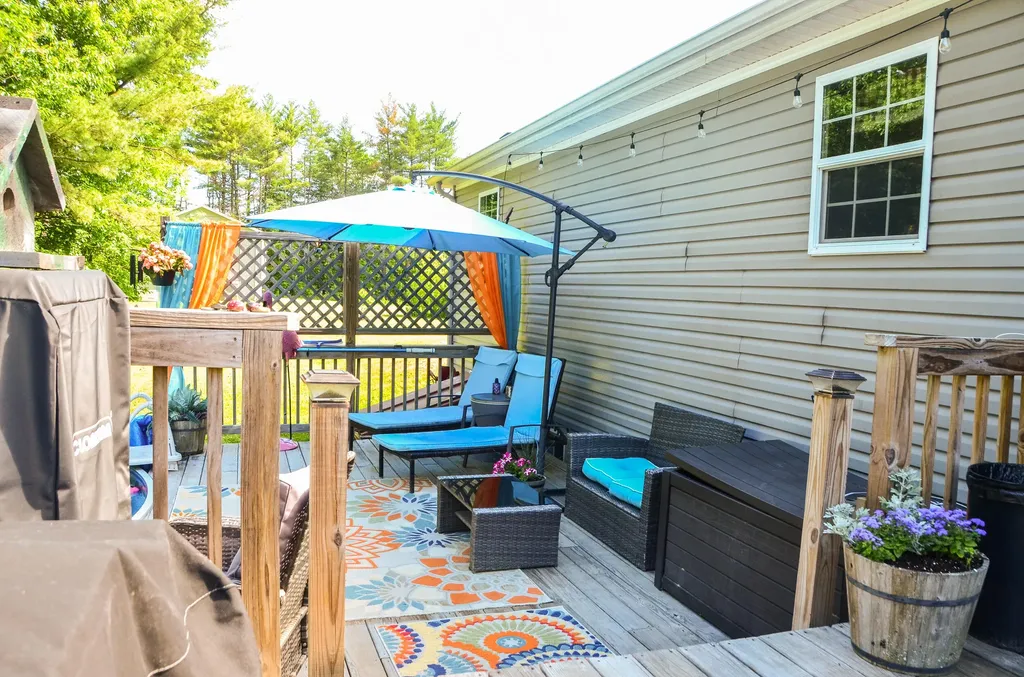 29 Townhouse Road Chelsea ME 04330