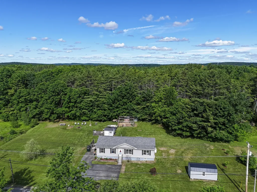 29 Townhouse Road Chelsea ME 04330