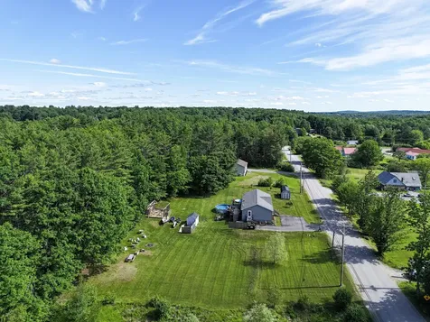 29 Townhouse Road Chelsea ME 04330