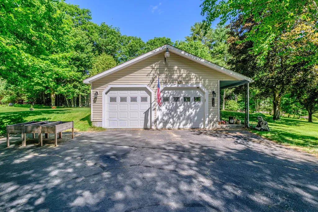 23 Perkins Road Mechanic Falls ME 04256