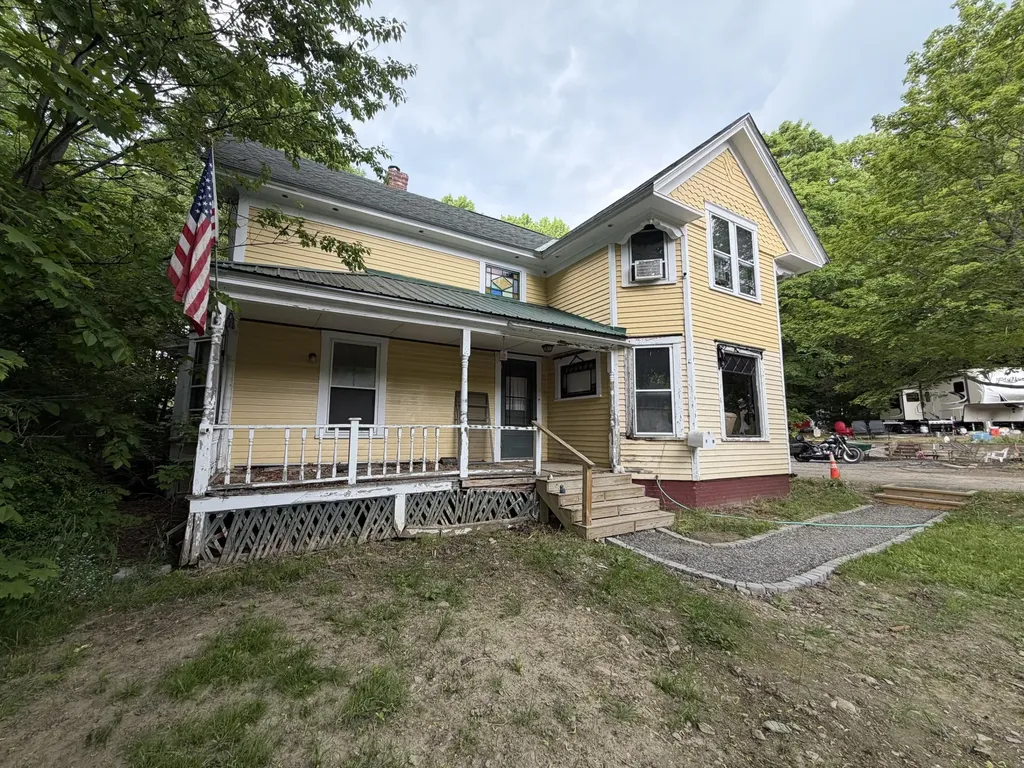 18 Beech Street Dexter ME 04930