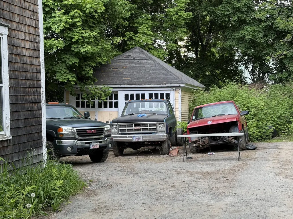 18 Beech Street Dexter ME 04930