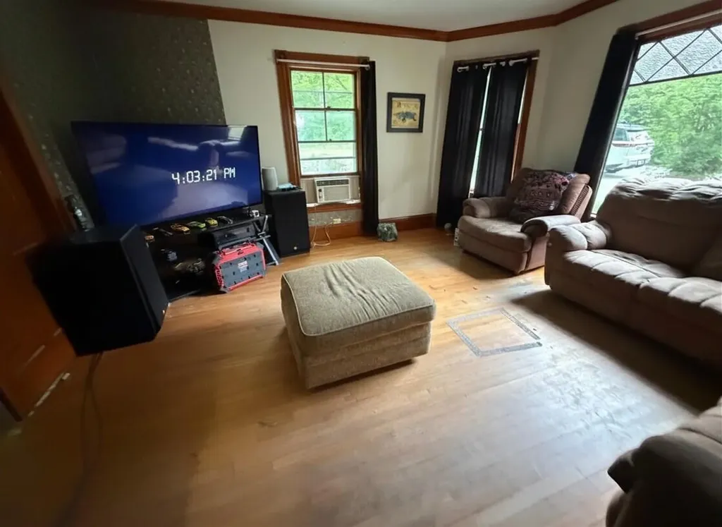18 Beech Street Dexter ME 04930