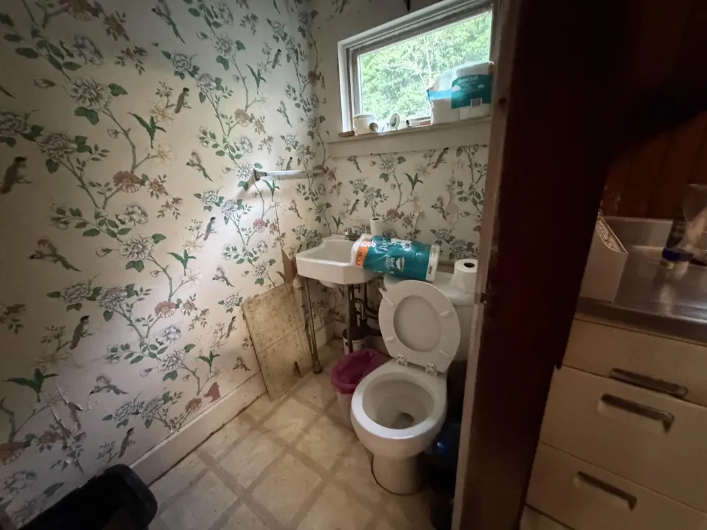 18 Beech Street Dexter ME 04930