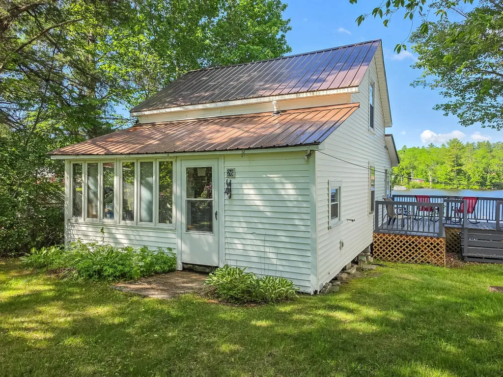 26 North Avenue Roxbury ME 04275