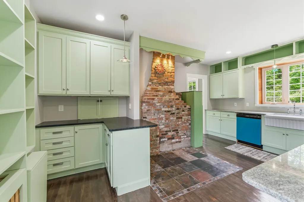 1085 Main Street Bowdoin ME 04287