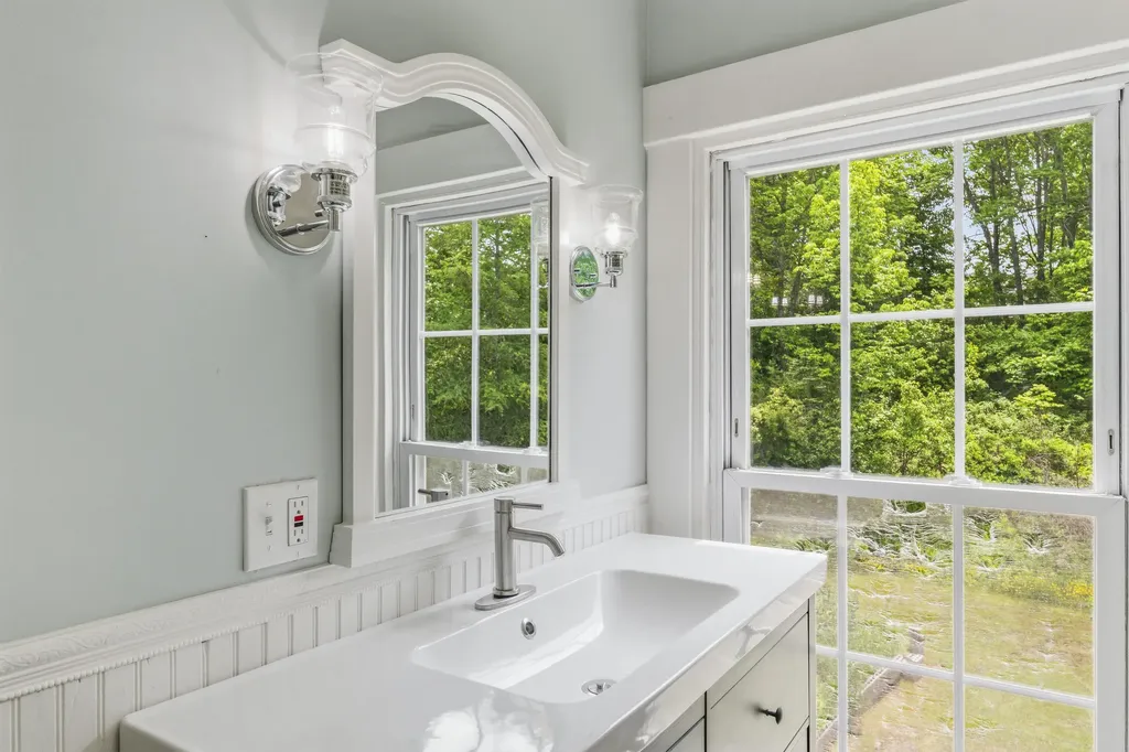 1085 Main Street Bowdoin ME 04287