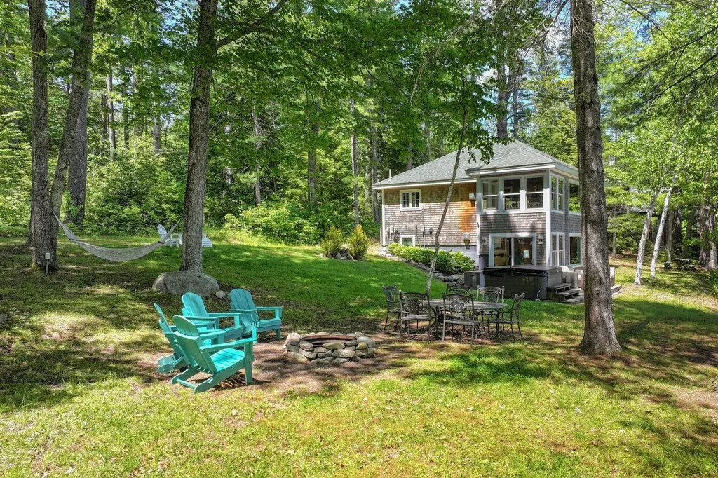 224 Crawfordsburn Lane Union ME 04862