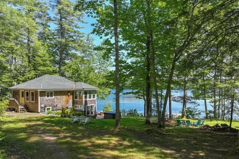 224 Crawfordsburn Lane Union ME 04862