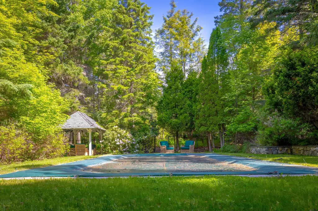 30 Neighborhood Road, Northeast Harbor Mount Desert ME 04662