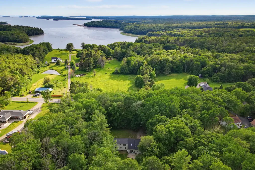633 Harpswell Road Brunswick ME 04011