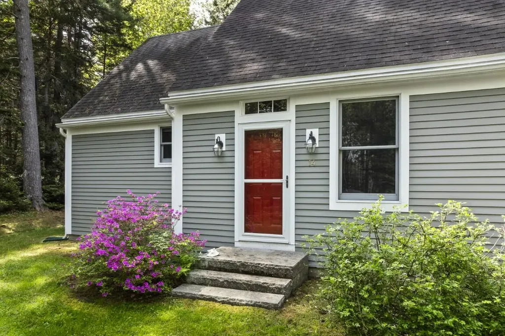14 Paradise Lane Southport ME 04576
